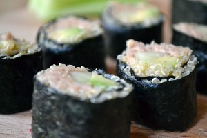 superfood sushi spicy tuna quinoa