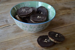 almond buttercups raw cacao