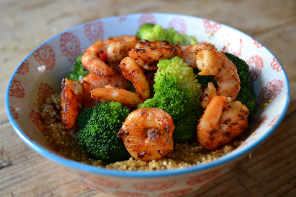quinoa recept met gambas en broccoli